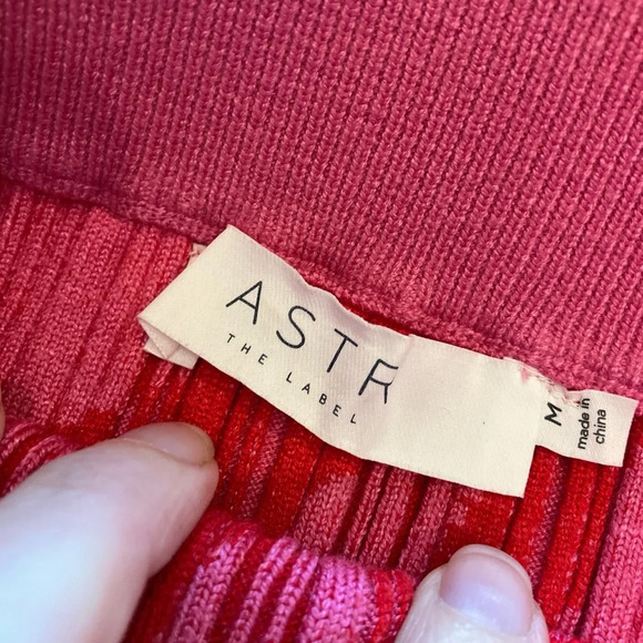 ASTR the label pink and red ribbed knit midi‎ skirt size medium. - Picture 3 of 4
